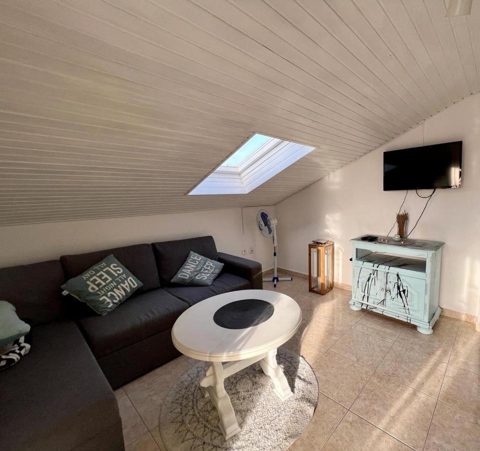 Apartmani Aneri Vir Habitación foto