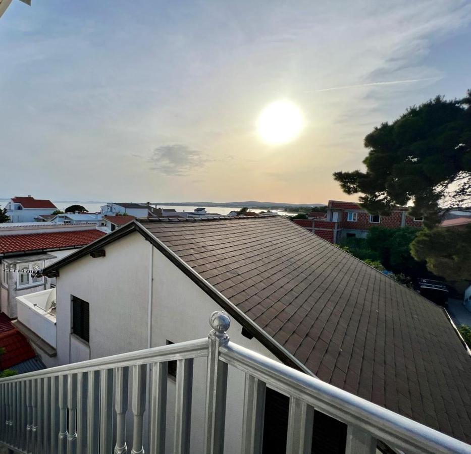 Apartmani Aneri Vir Habitación foto
