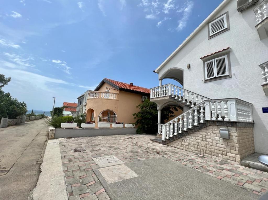Apartmani Aneri Vir Exterior foto