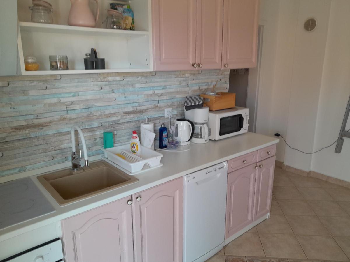 Apartmani Aneri Vir Habitación foto